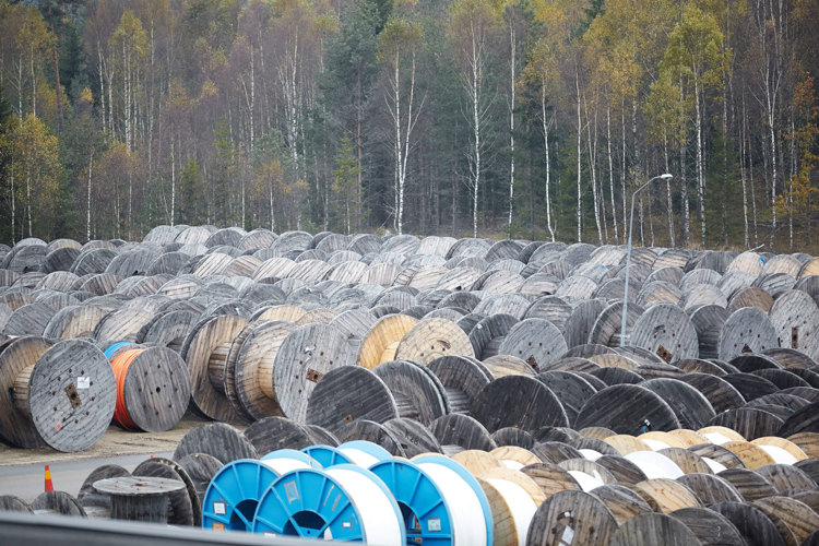 Primo offshore cables production